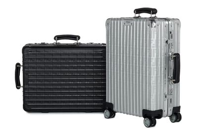 Mẫu vali RIMOWA biểu tượng được biến tấu với logo Fendi