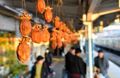 3 nhà ga trang trí độc lạ chỉ có ở Nhật Bản