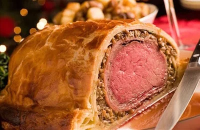 Bò cuộn đút lò Wellington - Vua của các bữa tiệc sang trọng ở Châu Âu