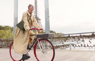Sang trọng dạo phố trên chiếc xe đạp Louis Vuitton 700 triệu VNĐ