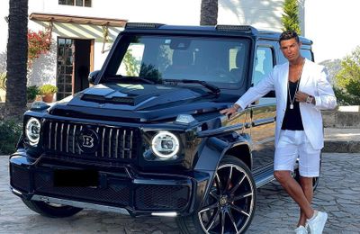 Cristiano Ronaldo khoe ảnh cùng siêu xe khiến cộng đồng mạng phát sốt