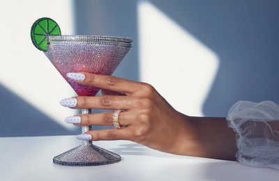 Beyoncé diện túi cocktail 6000 đô mừng sinh nhật tuổi 40