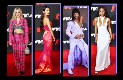Điểm danh các ngôi sao thế giới trên thảm đỏ MTV VMAS 2021