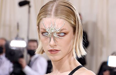 Người đẹp chuyển giới Hunter Schafer gây ấn tượng mạnh tại Met Gala