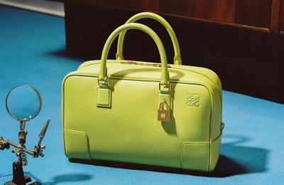 Kỉ niệm 175 năm thành lập, Loewe đưa thiết kế Amazona trở lại