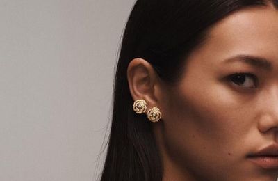 Chanel tôn vinh đoá hoa trà biểu tượng trong BST trang sức cấp 2021