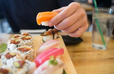Người Nhật thưởng thức sushi như thế nào?