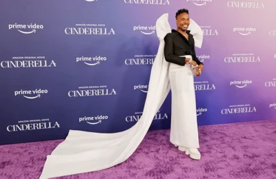 Billy Porter diện đầm đính nơ, nổi bật trên thảm đỏ ra mắt Cinderella