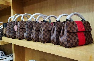 Kinh nghiệm mua túi Louis Vuitton chính hãng