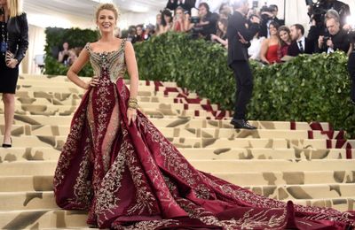 Những bộ cánh ấn tượng nhất lịch sử Met Gala