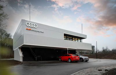 Audi đưa vào hoạt động trạm sạc Audi Charging Hub đầu tiên trên thế giới