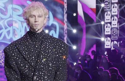 Dolce & Gabbana - Fall Winter 2022/2023: Thắp sáng kinh đô thời trang nước Ý