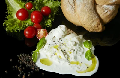 Phô mai Burrata - "Niềm tự hào" nước Ý