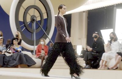 Chanel - Haute Couture Spring Summer 2022: Tươi mới và nữ tính