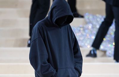 Balenciaga là thương hiệu “hot” nhất thế giới quý IV 2021