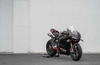 Ducati Panigale V4 SP2 đầu tiên về Việt Nam, giá 1,364 tỷ đồng
