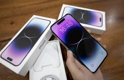 Cảnh trái ngược trong ngày mở đặt cọc các dòng iPhone 14 tại Việt Nam