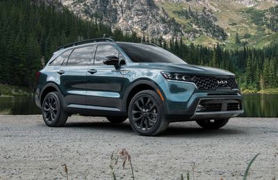 Kia Sorento 2023 được nâng cấp có thêm nhiều tính năng an toàn mới