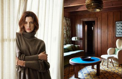 Tinh thần Thuỵ Sĩ bên trong ngôi nhà gỗ của Anne Hathaway