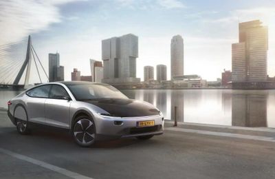 Xe hơi điện Lightyear 0 chạy bằng năng lượng mặt trời giới hạn 946 xe