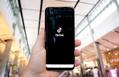 Tiktok cấm các thách thức nguy hiểm và thông tin sai lệch trên nền tảng của mình