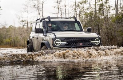 Ford Bronco Everglades 2022 ra mắt với khả năng off-road ở cả đường ngập lụt