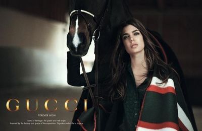 Chanel Cruise 2023 chu du đến quê nhà nàng đại sứ Charlotte Casiraghi