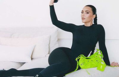 Kim Kardashian là “ngôi sao” của chiến dịch Balenciaga mới