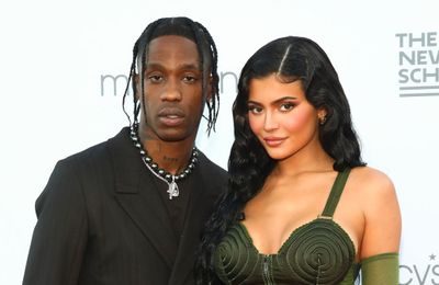 Kylie Jenner và Travis Scott đón chào em bé thứ 2