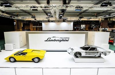 Những tiếng “gầm rú” trên siêu xe Lamborghini V12 sắp bị đặt “dấu chấm hết”