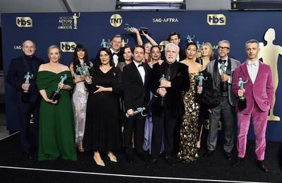 Thời trang thảm đỏ các sao Hollywood tại Lễ trao giải SAG Awards 2022