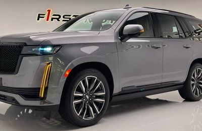 Cadillac Escalade Sport 2022 mới: SUV công nghệ cao sang trọng