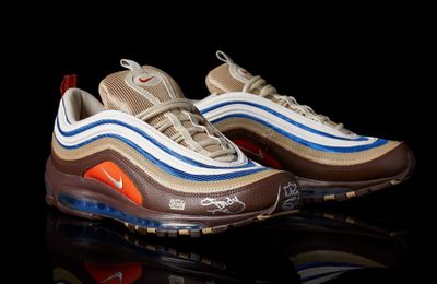 Nike Air Max 97 của Eminem được bán lại với giá 1,2 tỷ đồng