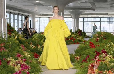 Jason Wu - Spring Summer 2022:  Thời trang từ kỹ thuật nhuộm tự nhiên