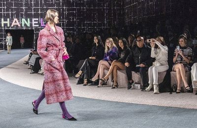CHANEL Fall-Winter 2022/23 - Sự tôn vinh cho vải tuýt