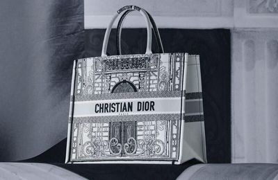 Dior kỷ niệm ngày mở cửa trở lại 30 Montaigne với BST đặc biệt