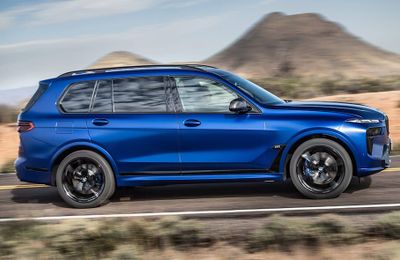 BMW X7 2023 ra mắt: Thiết kế mới, thêm công nghệ, động cơ mạnh hơn