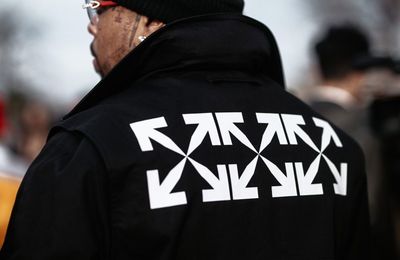 Off-White ™ chấp nhận các thanh toán bằng tiền điện tử