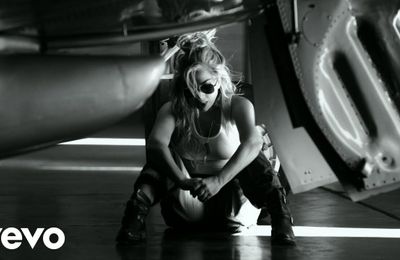 Lady Gaga xuất hiện cực ‘ngầu’ MV "Hold My Hand" - Top Gun: Maverick