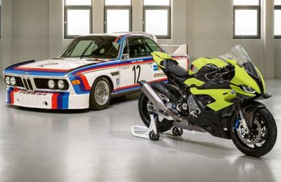 BMW Motorrad kỷ niệm 50 năm bằng phiên bản M1000RR 50 Years M