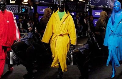Balenciaga x Adidas: Cái bắt tay tạo ra doanh thu siêu khủng