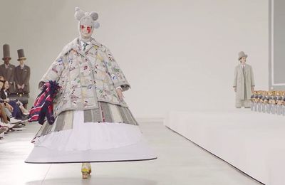Thom Browne-Fall Winter 2022/2023: Quay về tuổi thơ cùng “Teddy Talk"