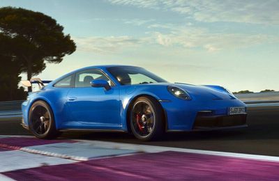 Porsche 911 GT3 2022 xuất hiện ở phố cùng doanh nhân Nguyễn Quốc Cường