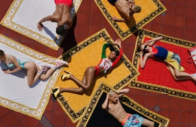 Chiến dịch quảng bá BST swimwear mới từ các nhà mốt xa xỉ