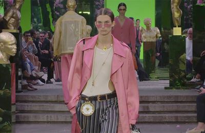 Versace - Menswear: BST Xuân/Hè 2023 của Donatella Versace