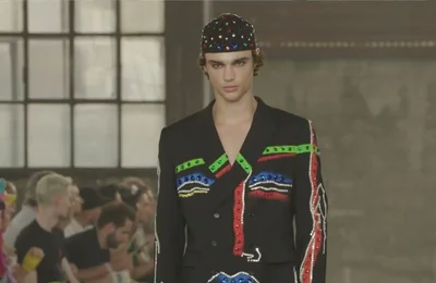 Moschino Xuân/Hè 2023 Menswear - Sống động cùng sắc màu sặc sỡ