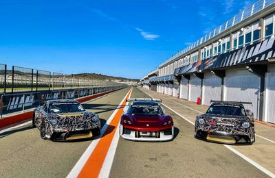 Porsche 718 Cayman GT4 ePerformance tiết lộ tiềm năng của mẫu Mission R