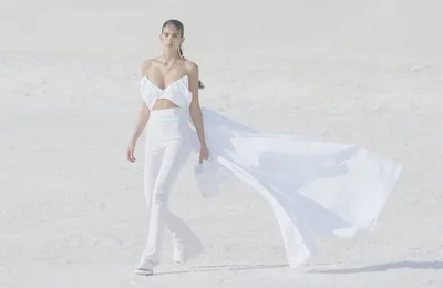 Jacquemus - Fall Winter 2022/2023: Bản giao hưởng trong sắc trắng