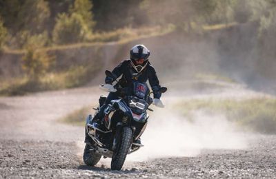 BMW Motorrad chọn R1250GS Trophy Competition cho giải đua GS Trophy 2022