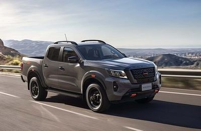 Nissan Navara 2022 ra mắt tại Việt Nam, giá từ 945 triệu đồng